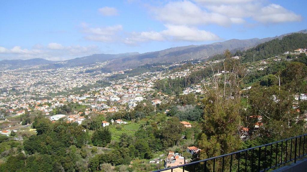 Apartamento Charmoso No Funchal, Com Grande Jardim E Vista Esplendida Exterior photo
